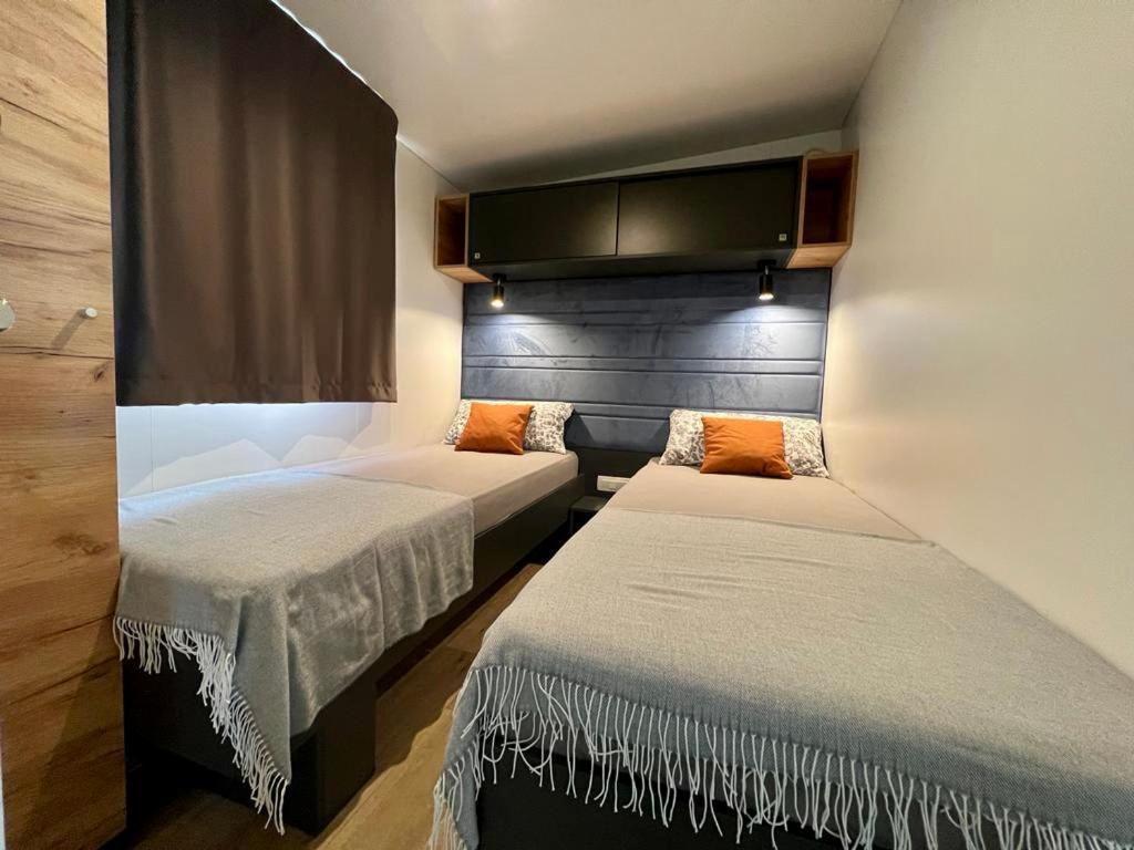 Villa Family Grand De Luxe Mobilhome Selce Exteriör bild