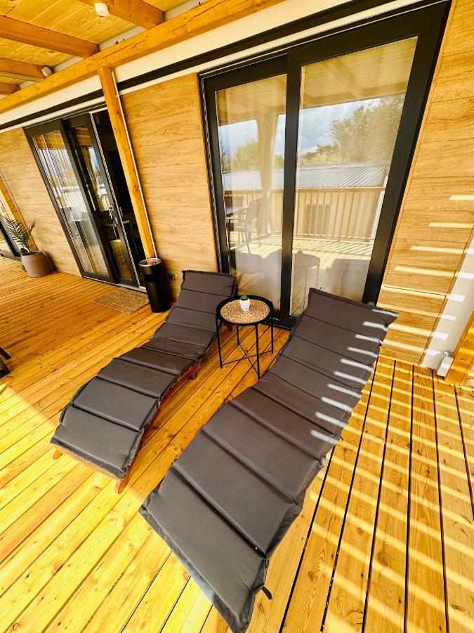 Villa Family Grand De Luxe Mobilhome Selce Exteriör bild