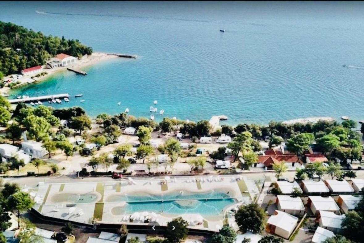 Villa Family Grand De Luxe Mobilhome Selce Exteriör bild