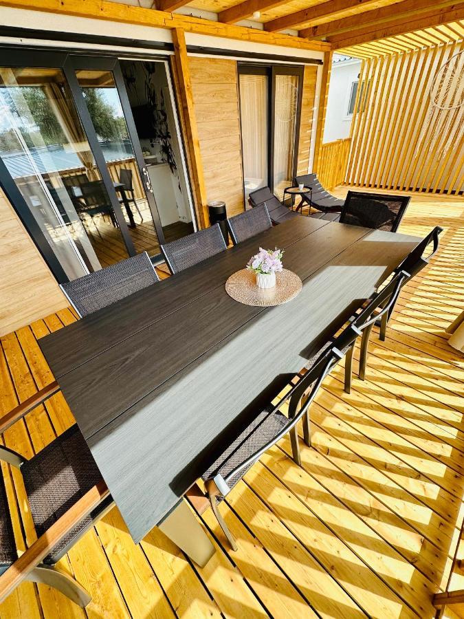 Villa Family Grand De Luxe Mobilhome Selce Exteriör bild