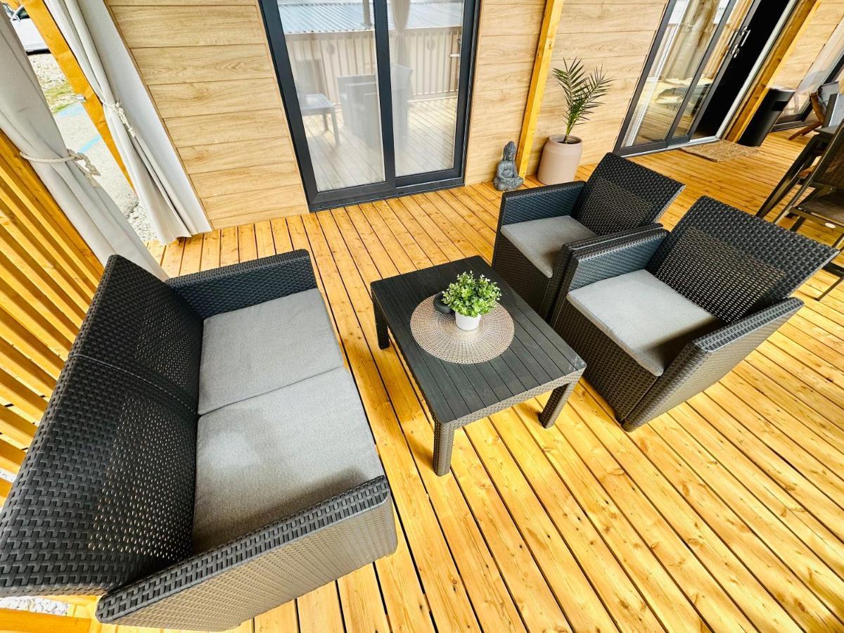 Villa Family Grand De Luxe Mobilhome Selce Exteriör bild